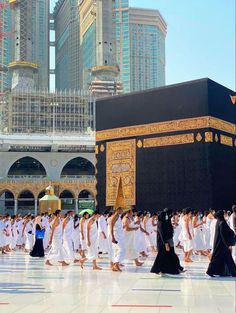 اول نوفمبر